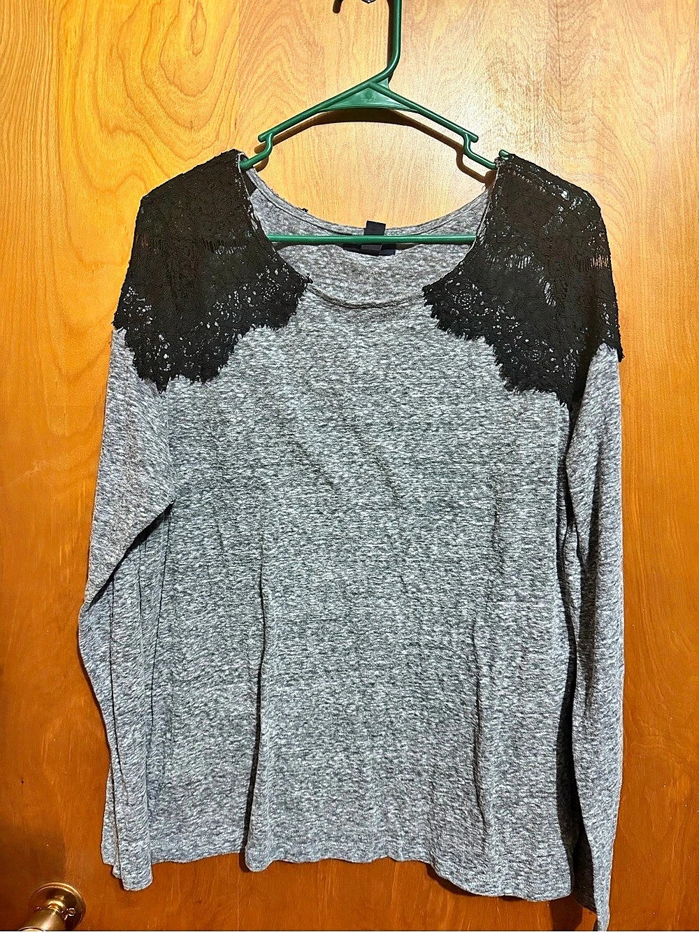 Gap Long Sleeve Lace Shoulder Top Gray Black Size XL